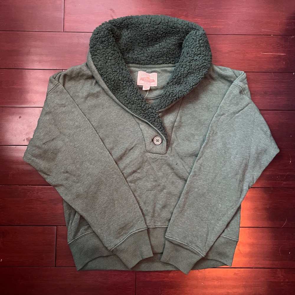 American Eagle Sweatshirt